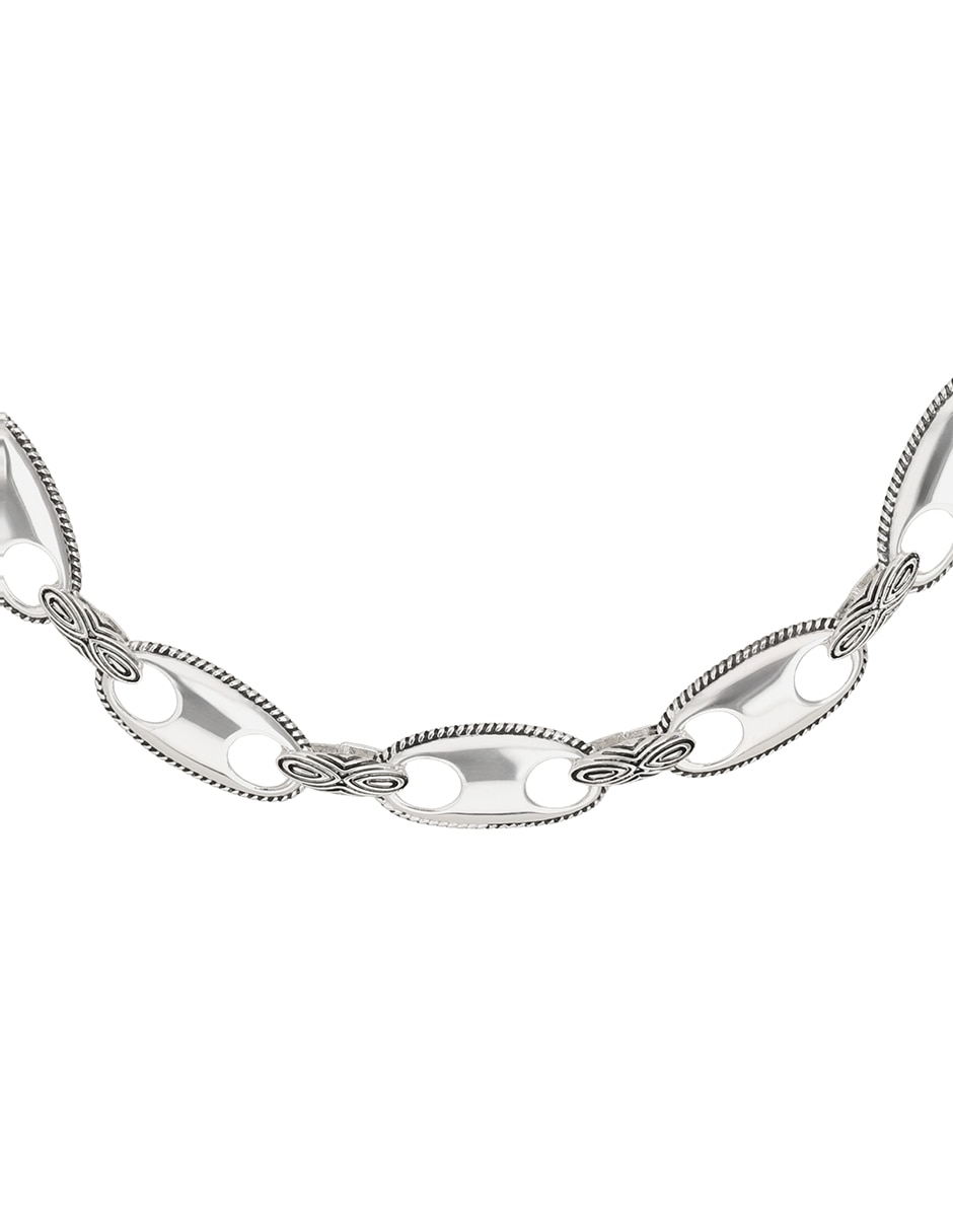 Collar ovalado