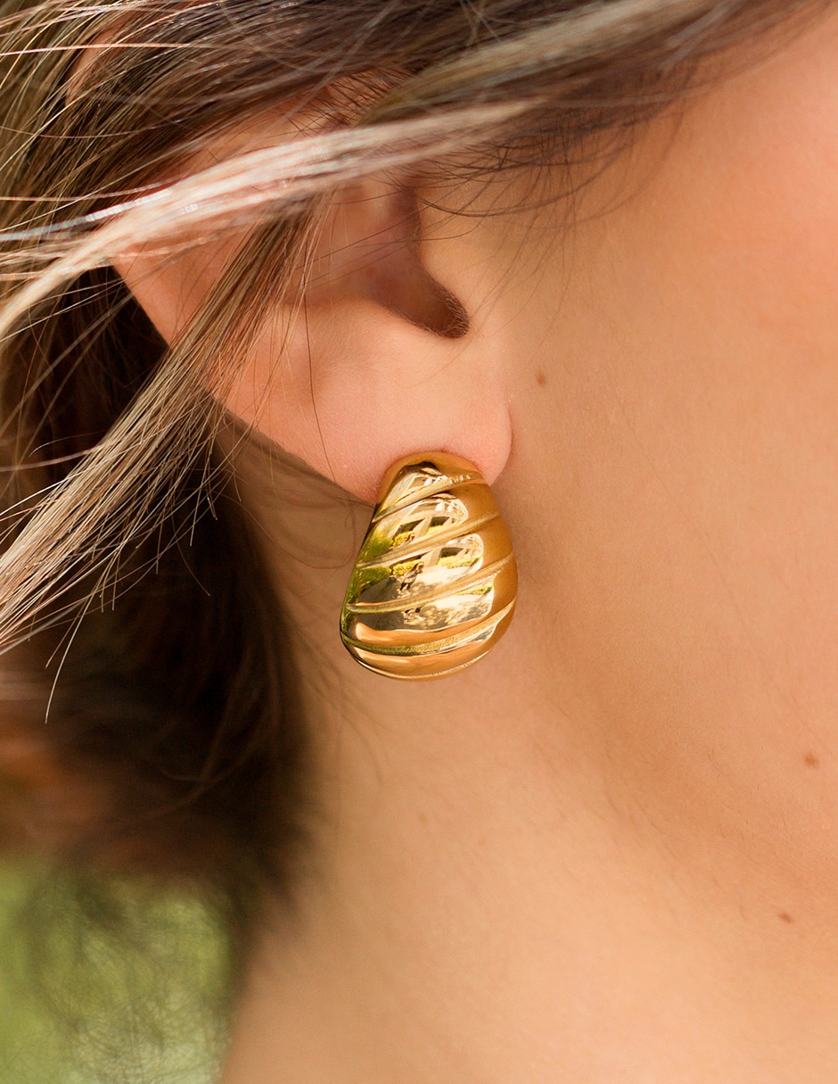 Aretes Classic Collection con acabado chapa de oro 3