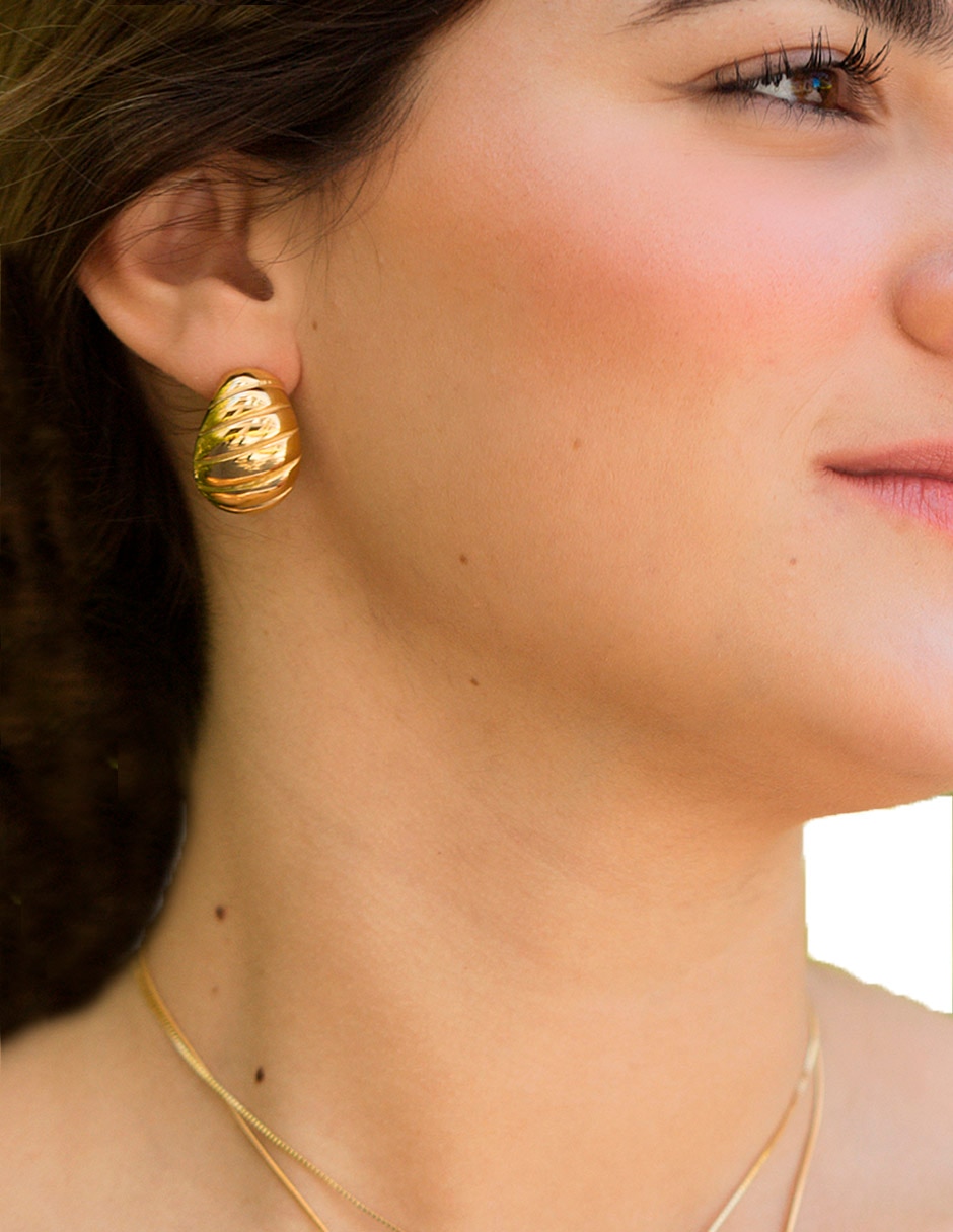 Aretes Classic Collection con acabado chapa de oro 4