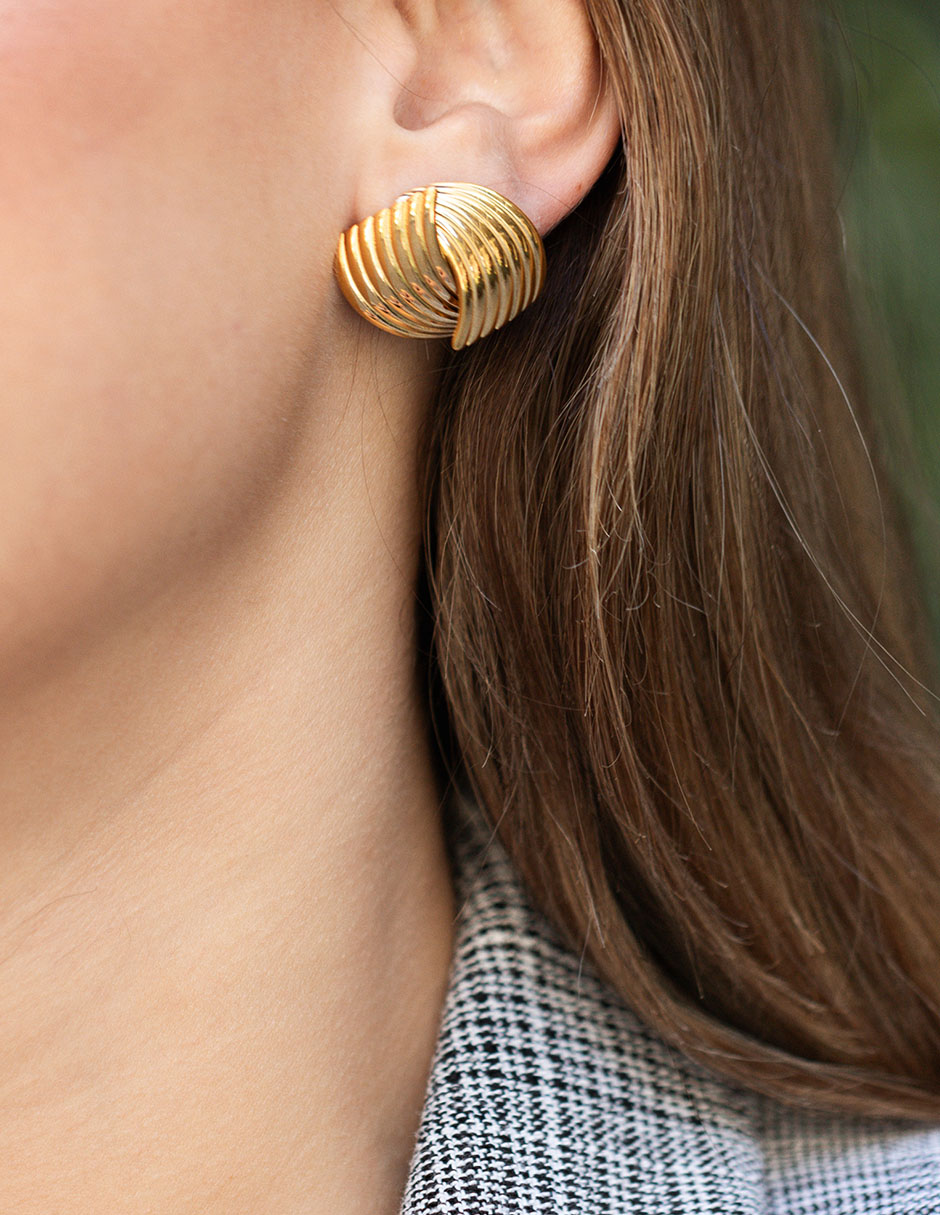 Aretes con acabado chapa de oro 2