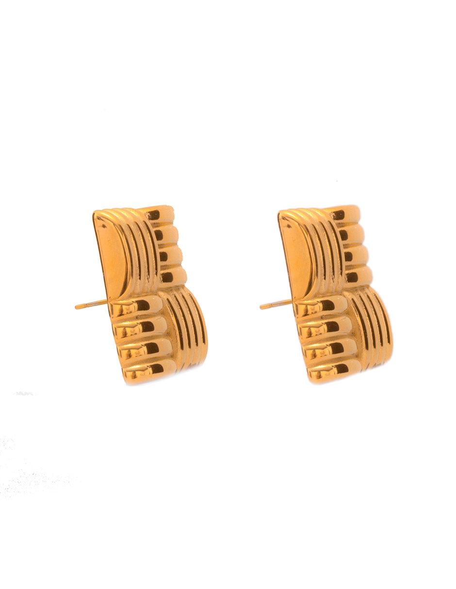 Aretes cuadrados Universal Classic Collection con acabado chapa de oro 2