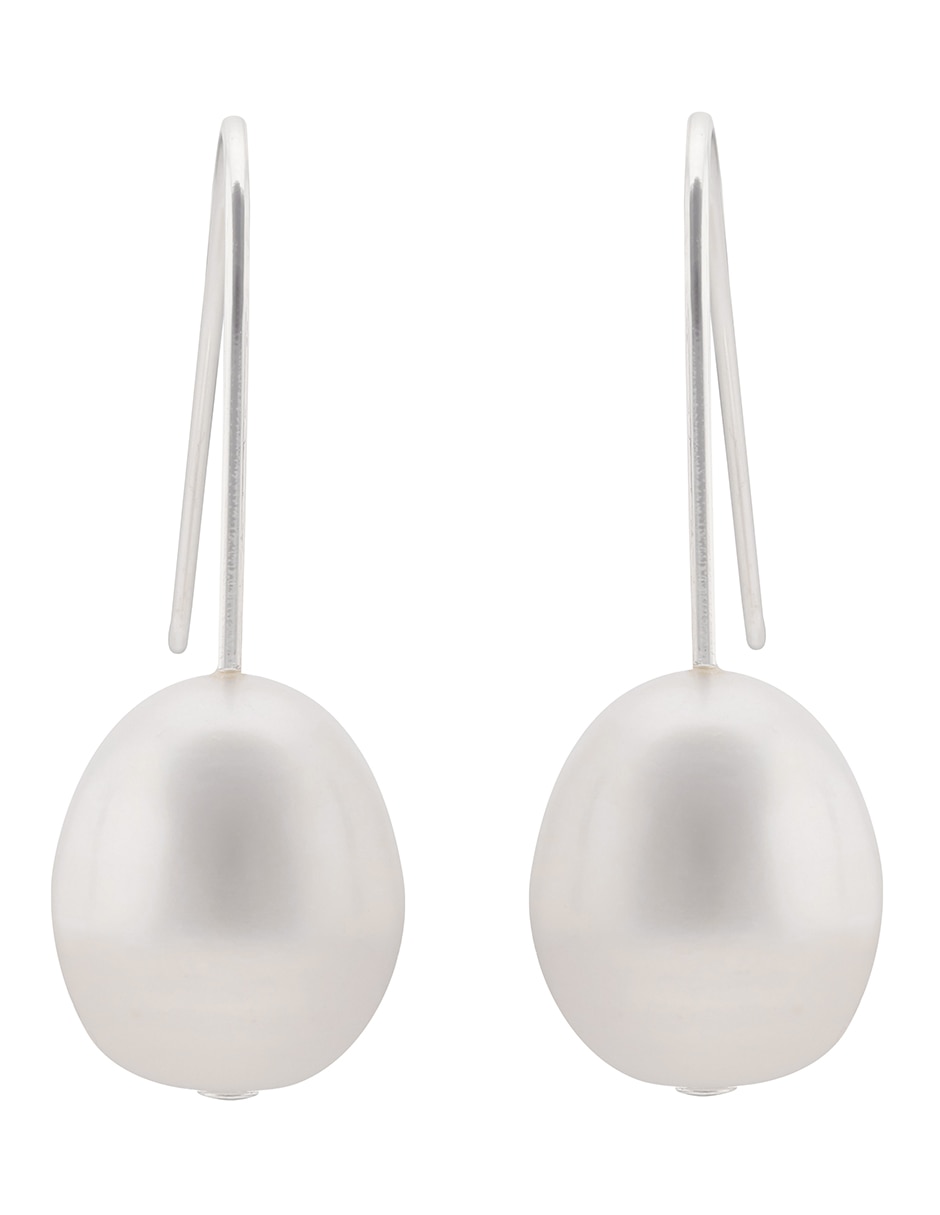 Aretes de gota con acabado brillante