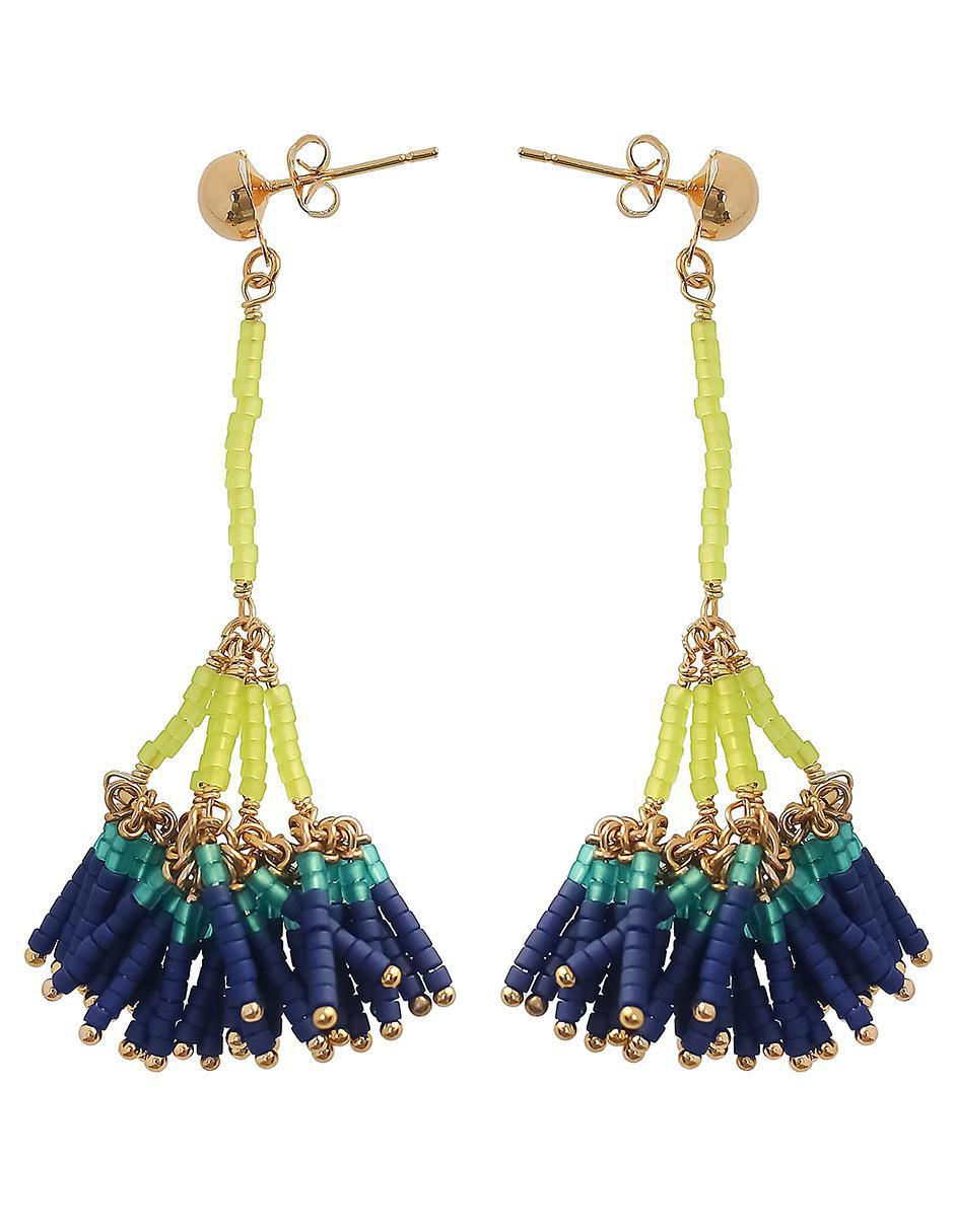 Aretes de borla con acabado chapa de oro 2