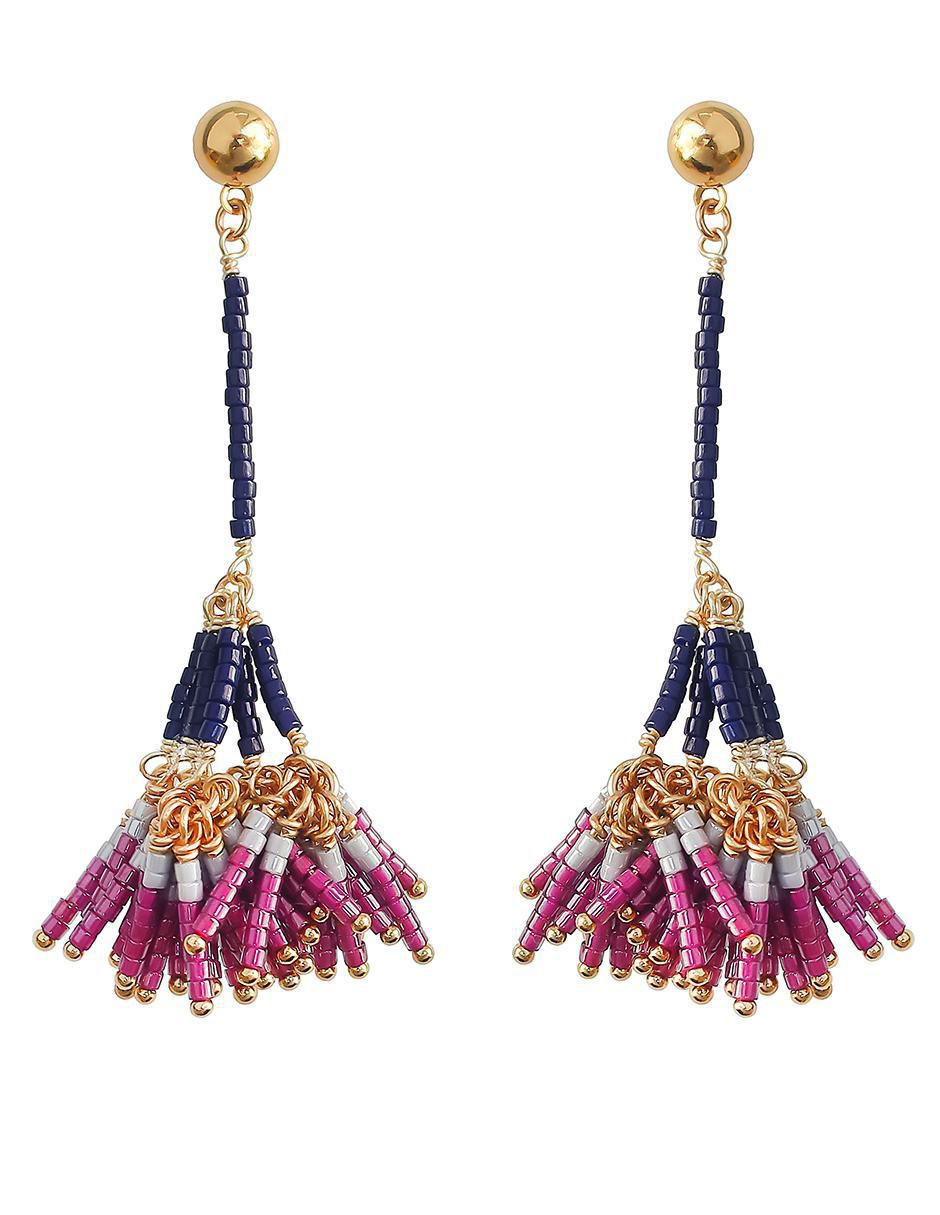Aretes de borla con acabado chapa de oro Aretes de borla con acabado chapa de oro