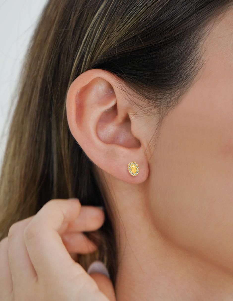 Broqueles ovalados de oro con acabado pavé zirconia 3