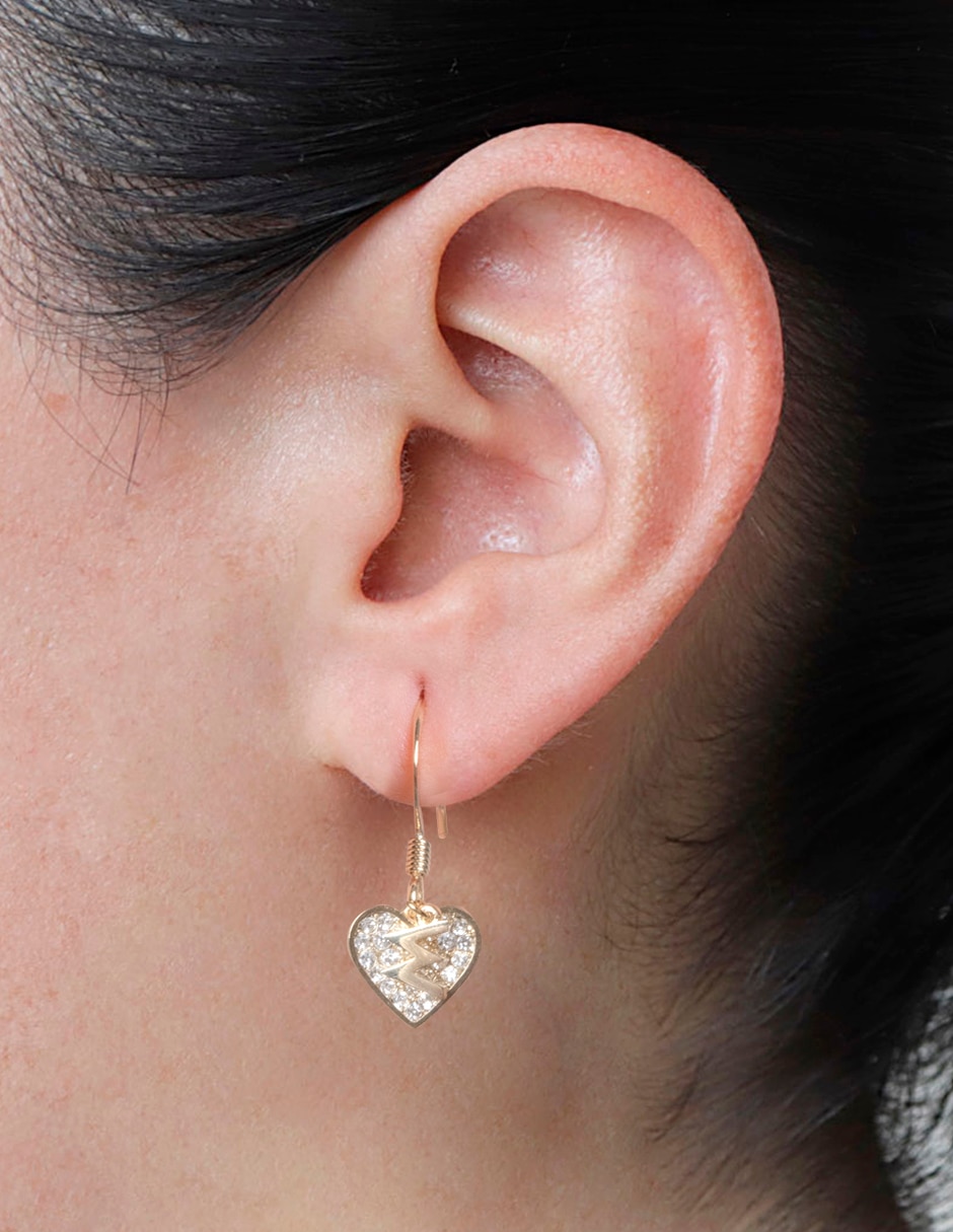 Aretes de corazón Metal Branding con acabado pavé cristal 2