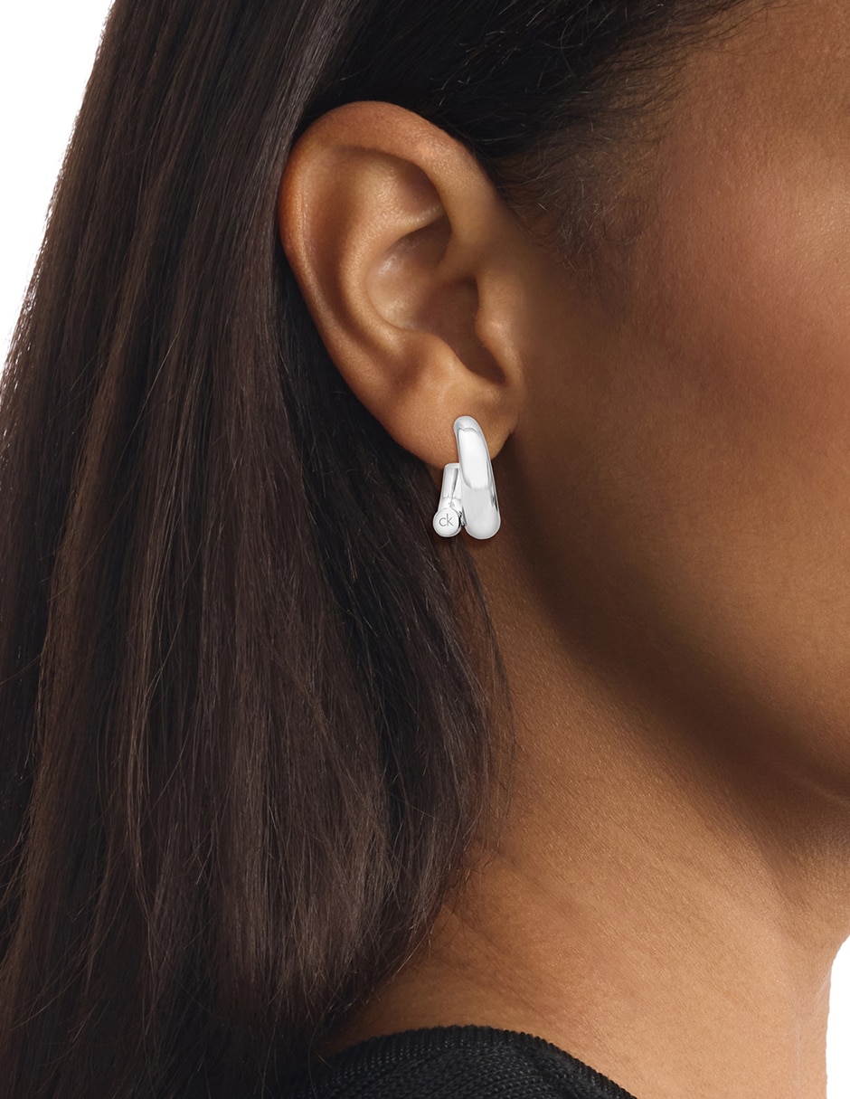 Aretes circulares Ck Spiral con acabado brillante 3