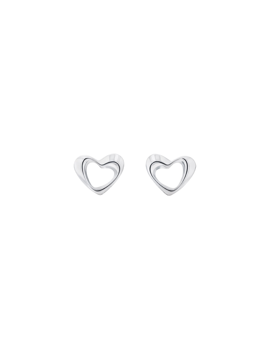 Aretes de corazón Enchanting con acabado brillante