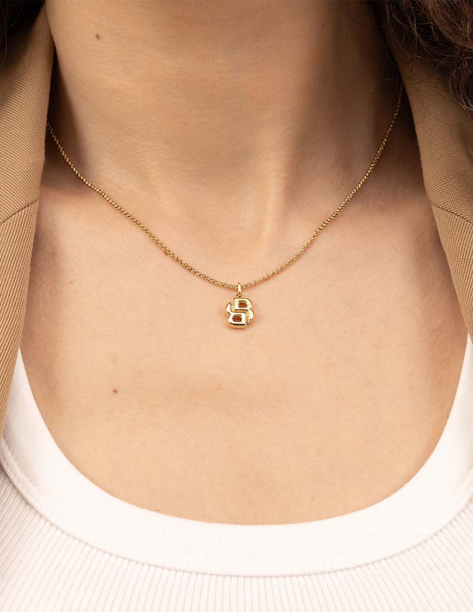 Collar de letra b 5