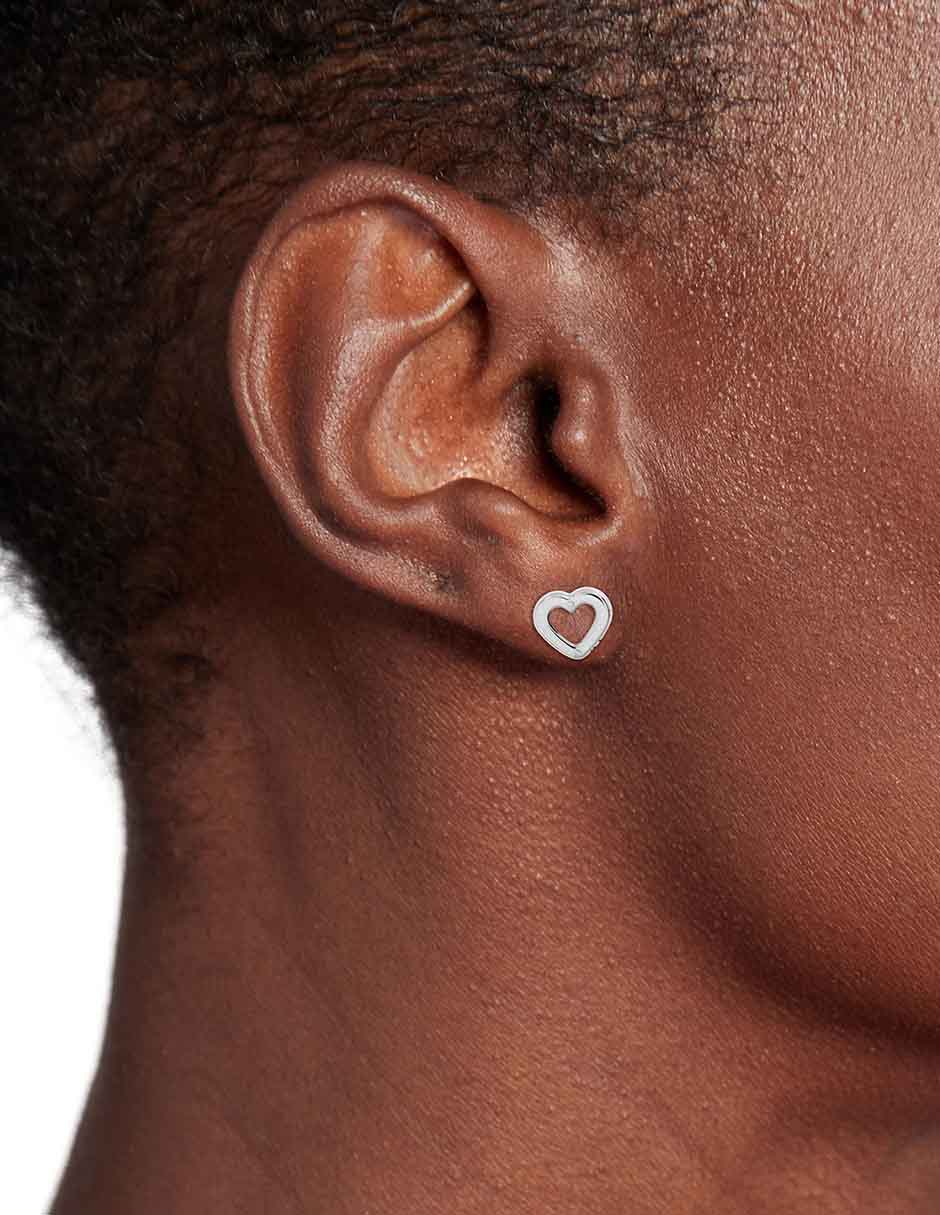 Aretes de corazón Toggle Heart con acabado brillante 3