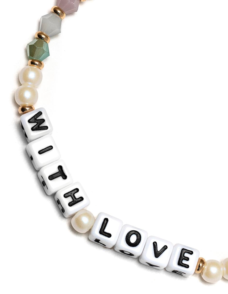 Brazalete With Love con acabado chapa de oro 2