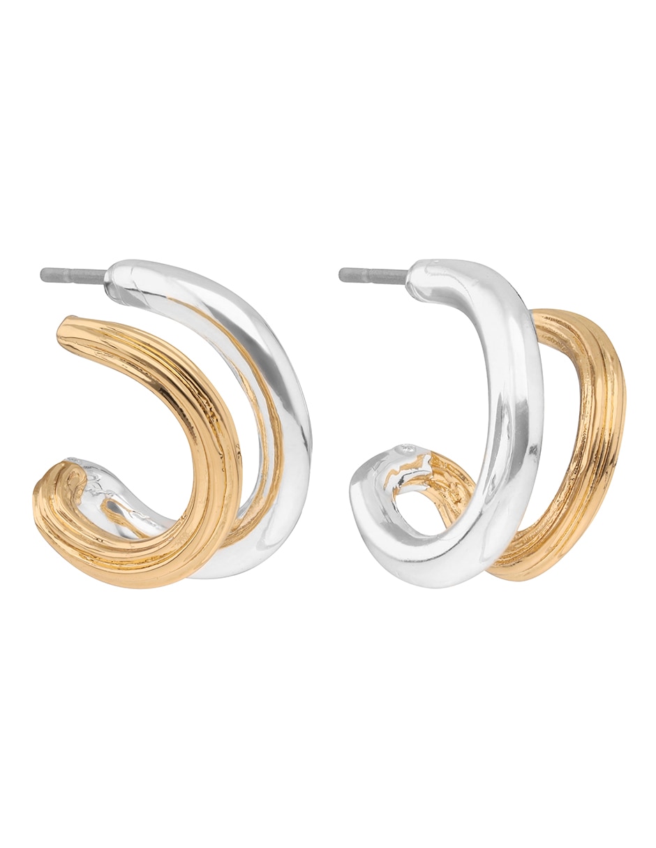 Aretes de letra c con acabado brillante 2