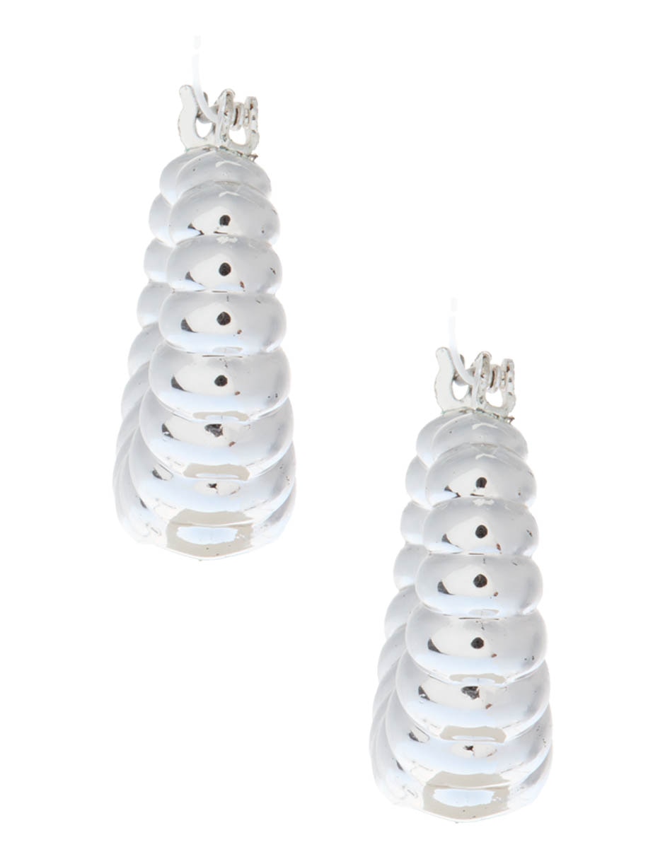 Aretes ovalados con acabado brillante