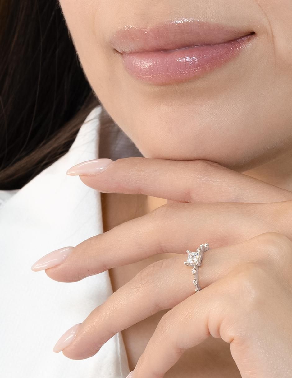 Anillo cuadrado 10 k de oro zirconia brillante 4