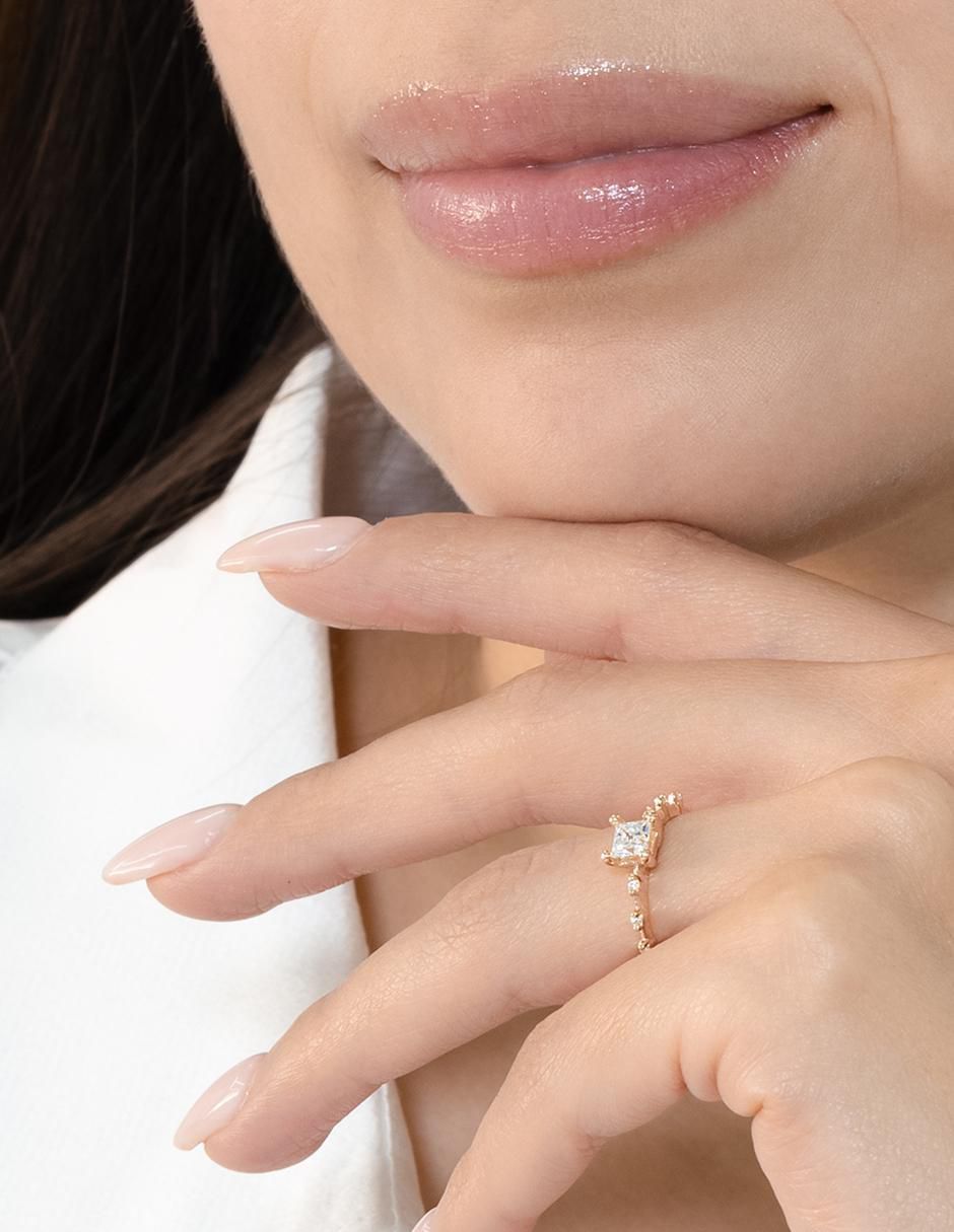 Anillo cuadrado 14 k de oro zirconia brillante 4