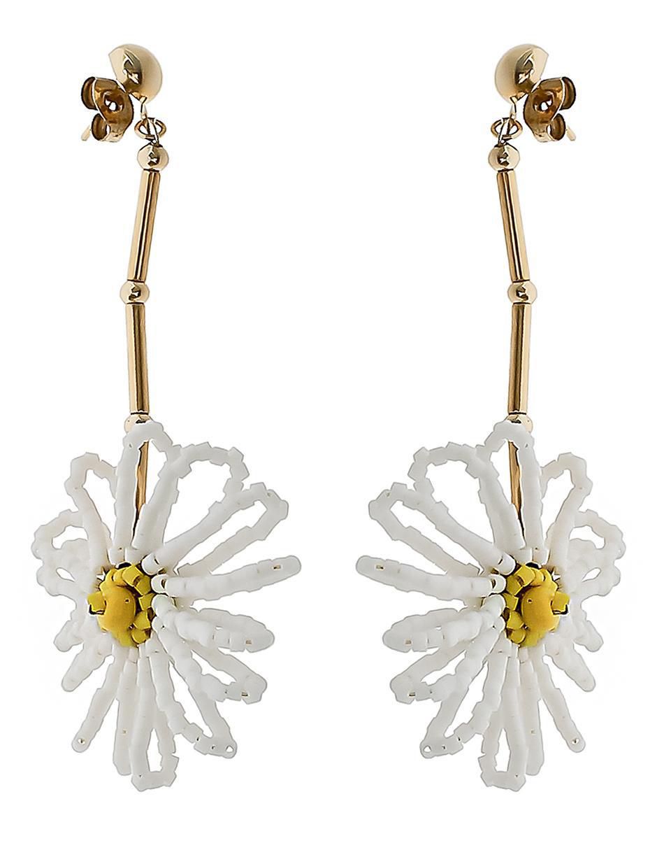 Aretes de flor con acabado chapa de oro 2