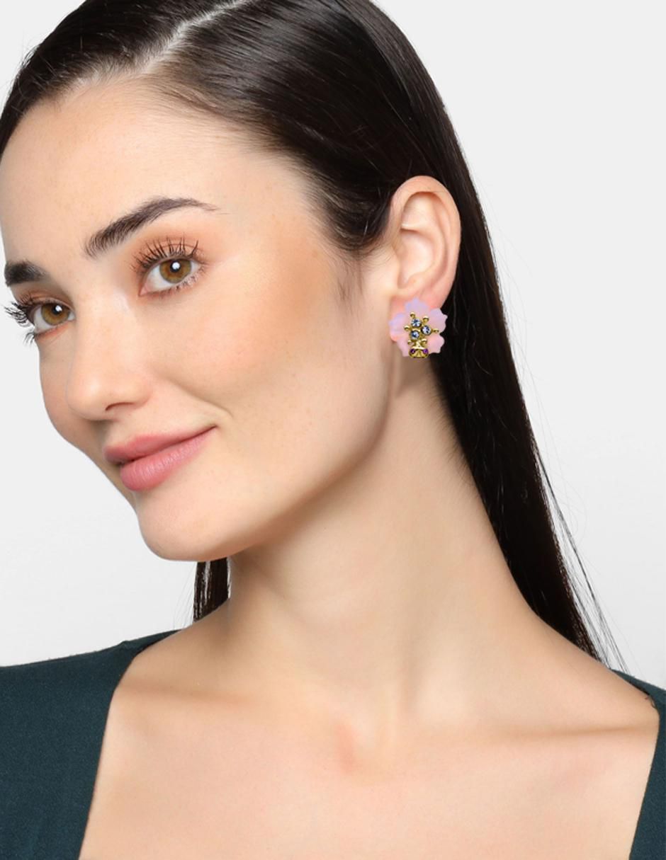 Aretes de flor Elegance con acabado baño de oro cristal 2