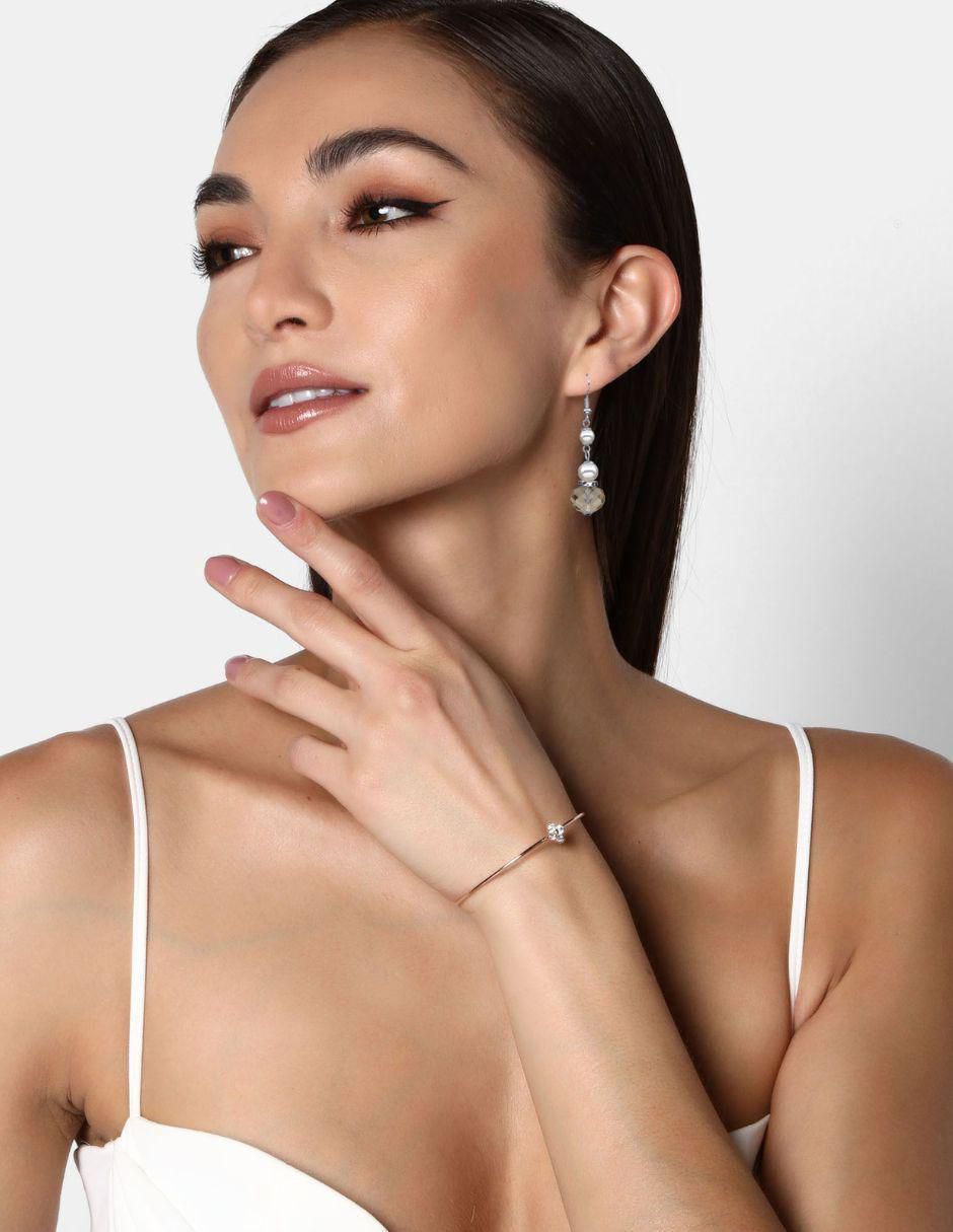 Aretes redondos Elegance con acabado baño de oro blanco cristal 3