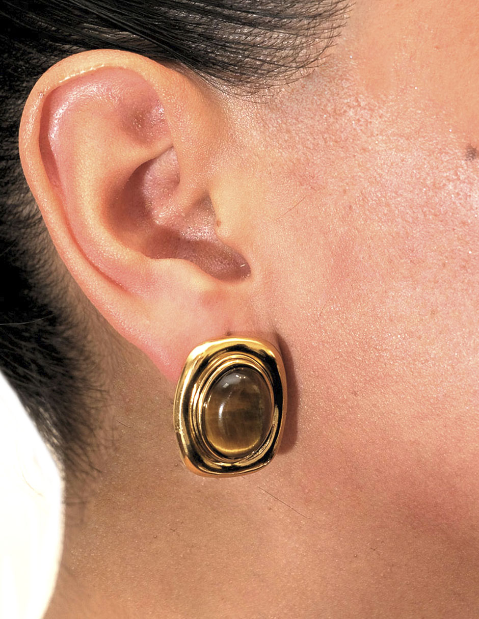 Aretes Universal Classic Collection con acabado chapa de oro 2
