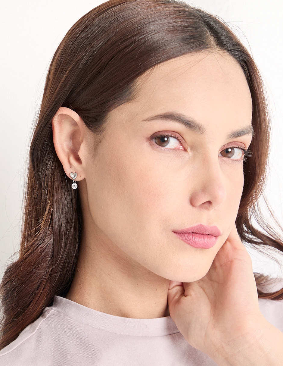 Aretes de corazón Chra con acabado brillante cristal 4