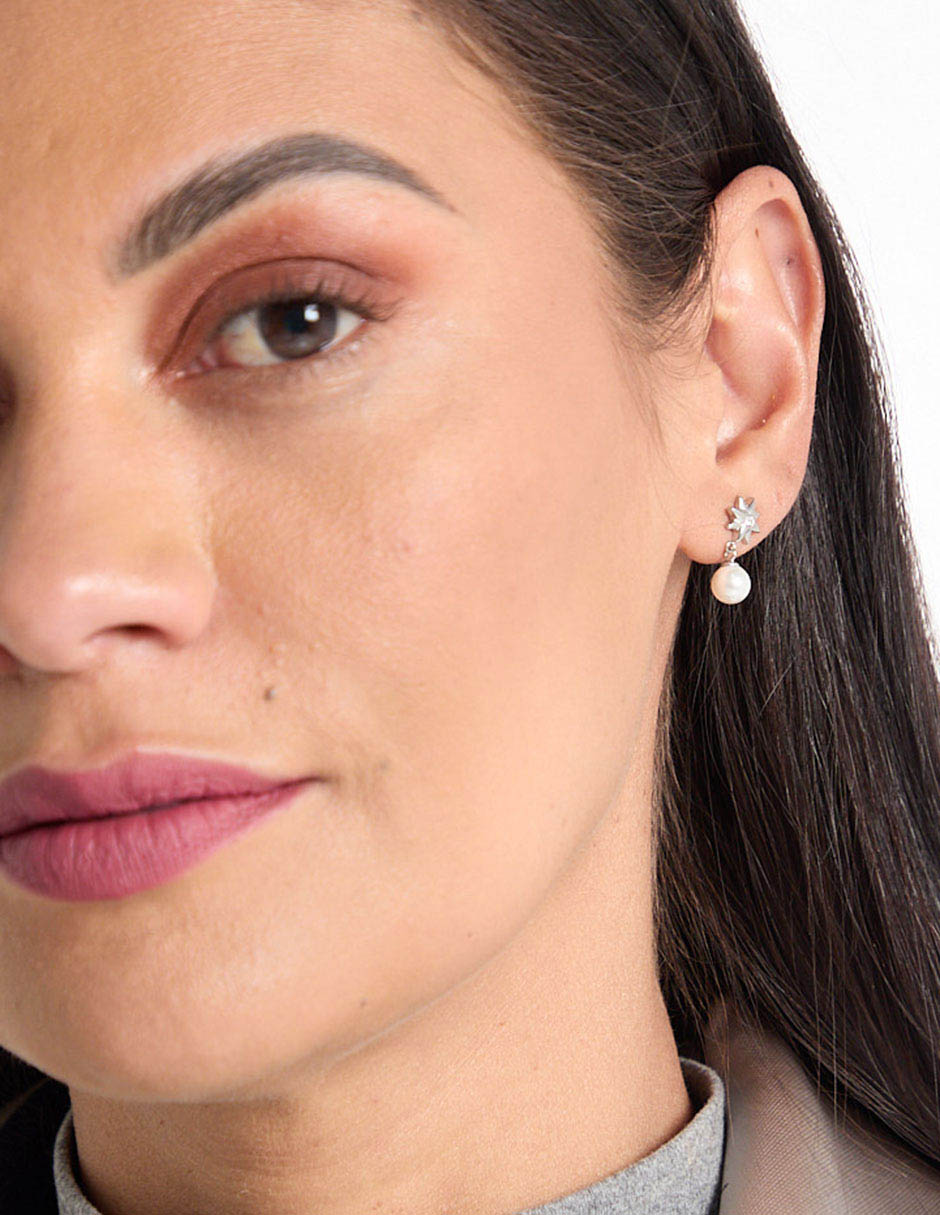 Aretes de estrella Chra con acabado brillante perla 4