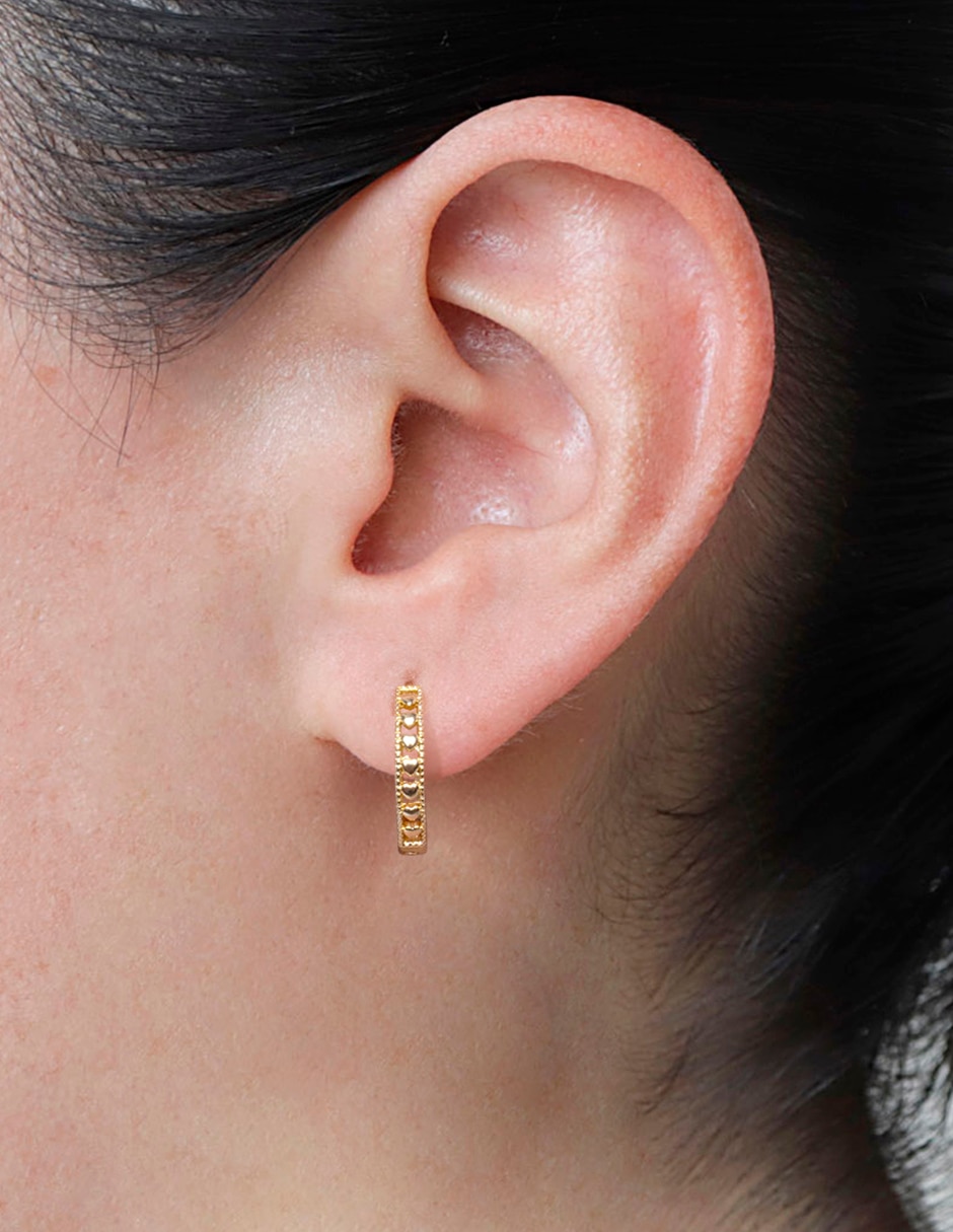 Aretes circulares Metales Corazón Flat con acabado brillante 4