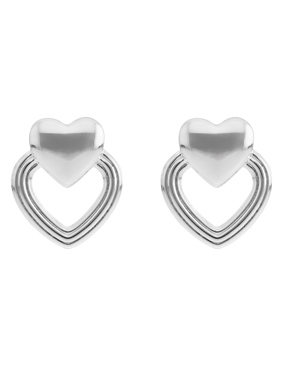 Aretes de corazón con acabado brillante