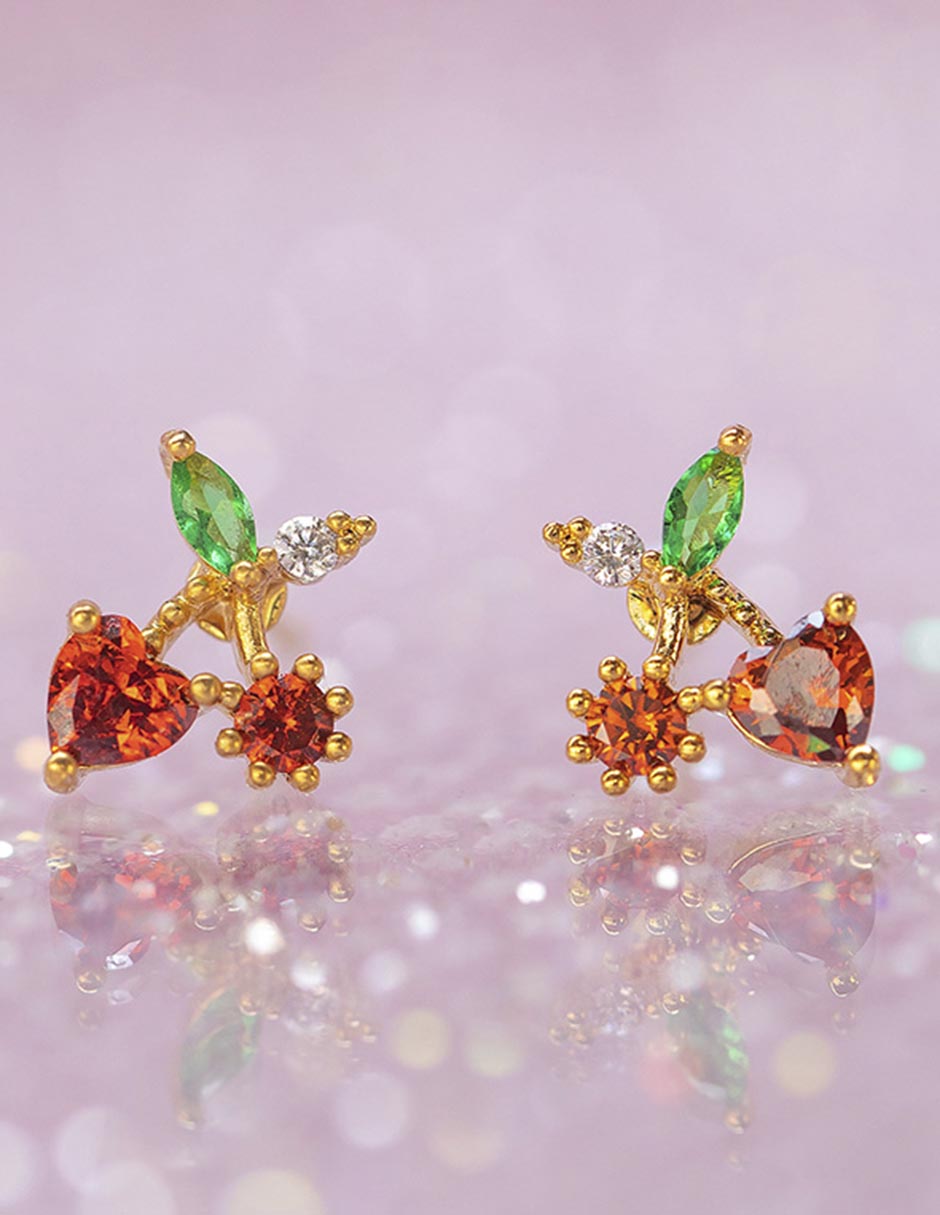 Aretes cortos de cereza Fuit 18 K con acabado chapa de oro zirconia cúbica 3