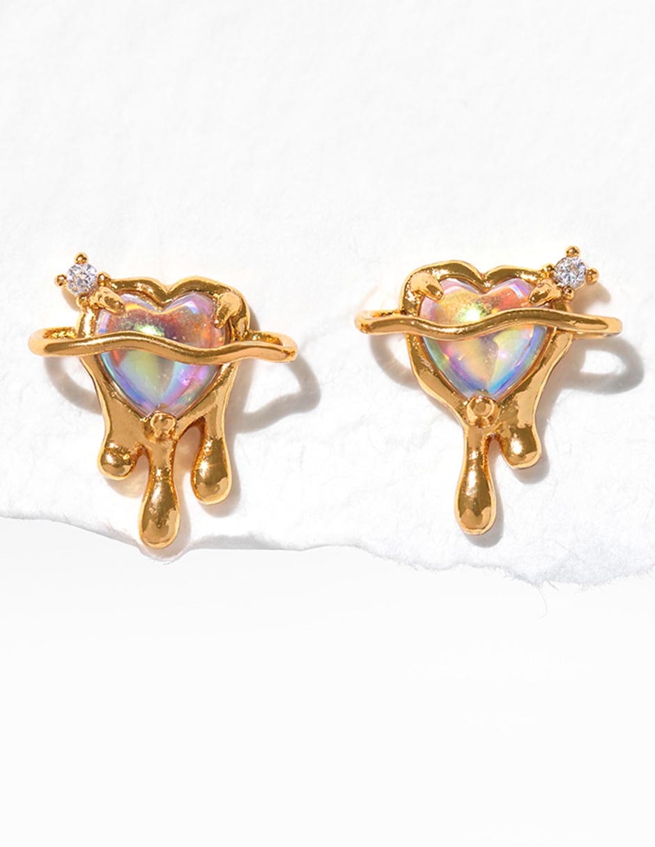 Aretes huggies de corazón 18 k con acabado chapa de oro zirconia cúbica 2