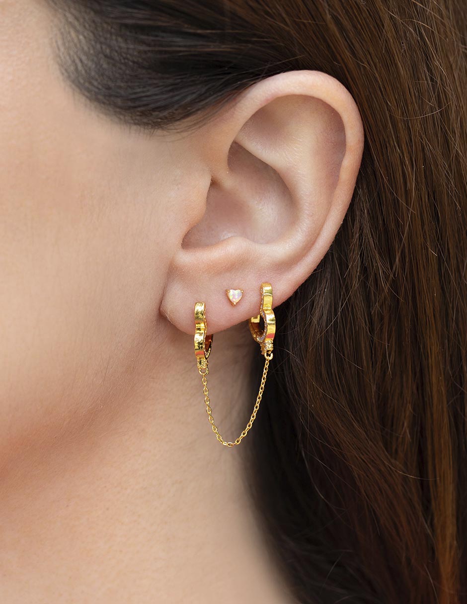 Arete largo de corazón Lover Locked 18 k con acabado chapa de oro zirconica cúbica 3