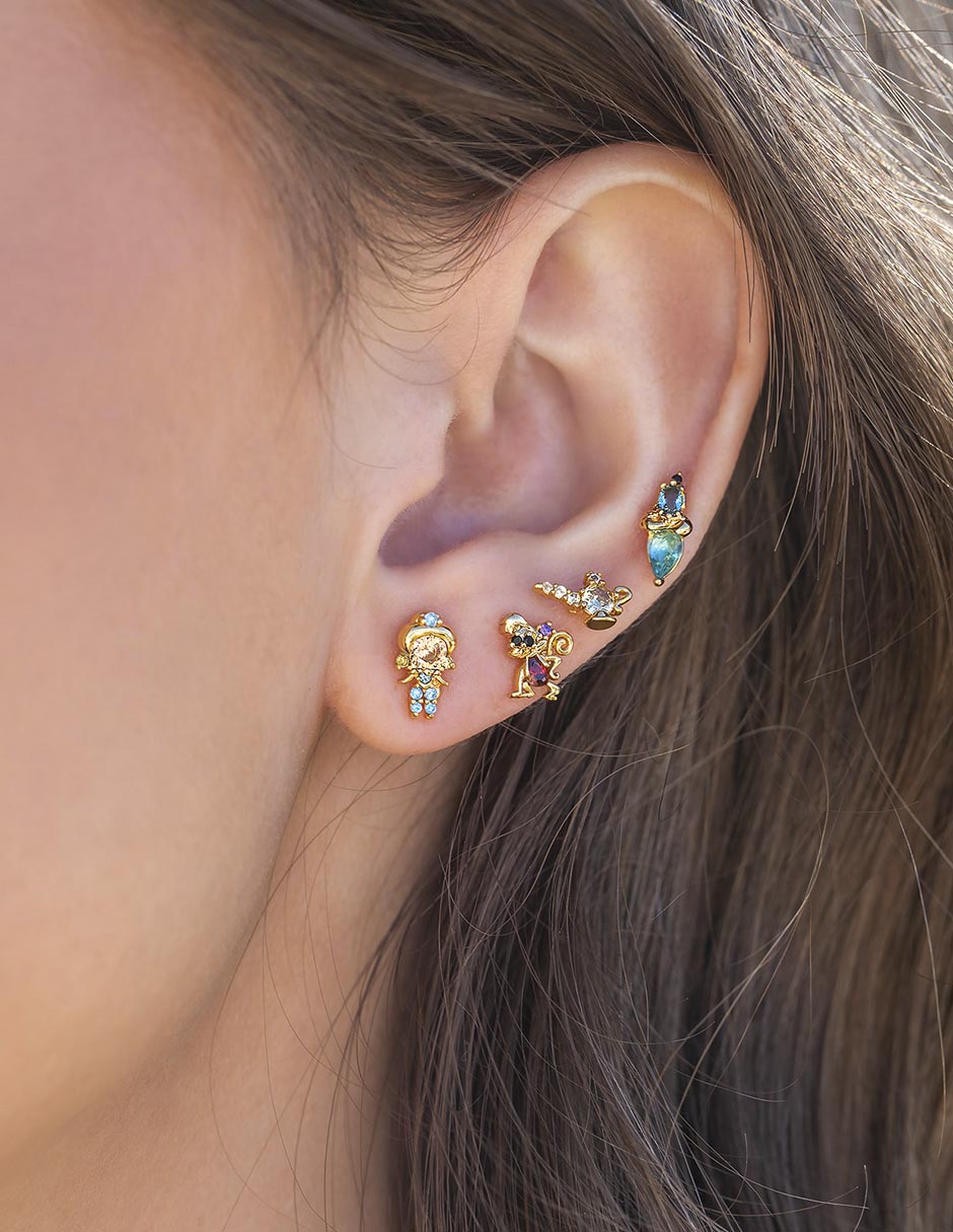 Set de aretes Disney 18 k con acabado baño de oro zirconia cúbica 3