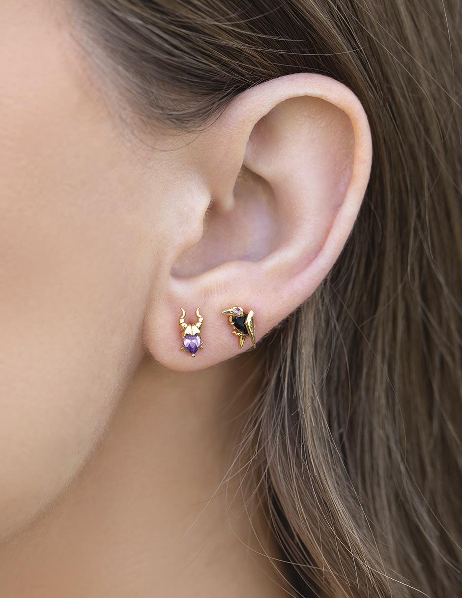 Aretes cortos Maléfica Disney con acabado chapa de oro 18 K zirconia 2
