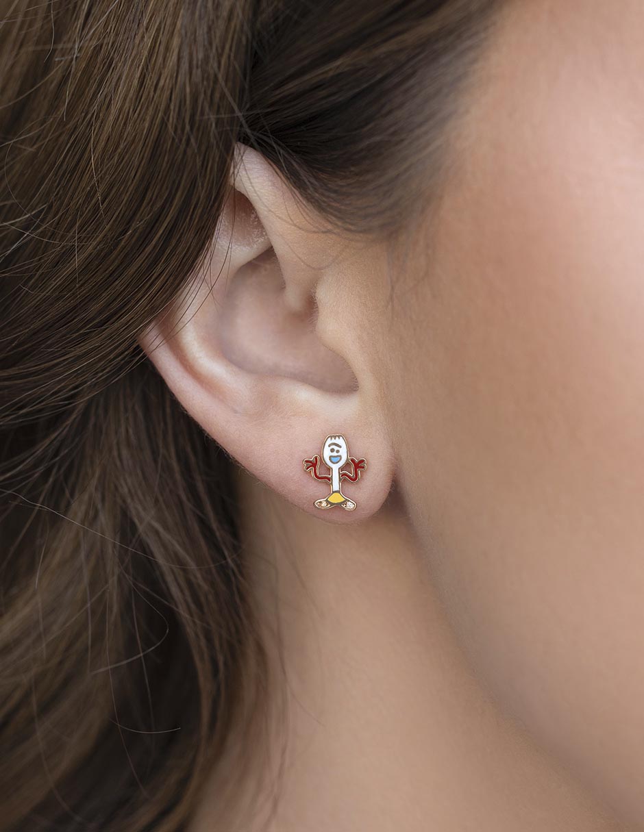 Aretes cortos Forky Pixar con acabado chapa de oro 18 K 2