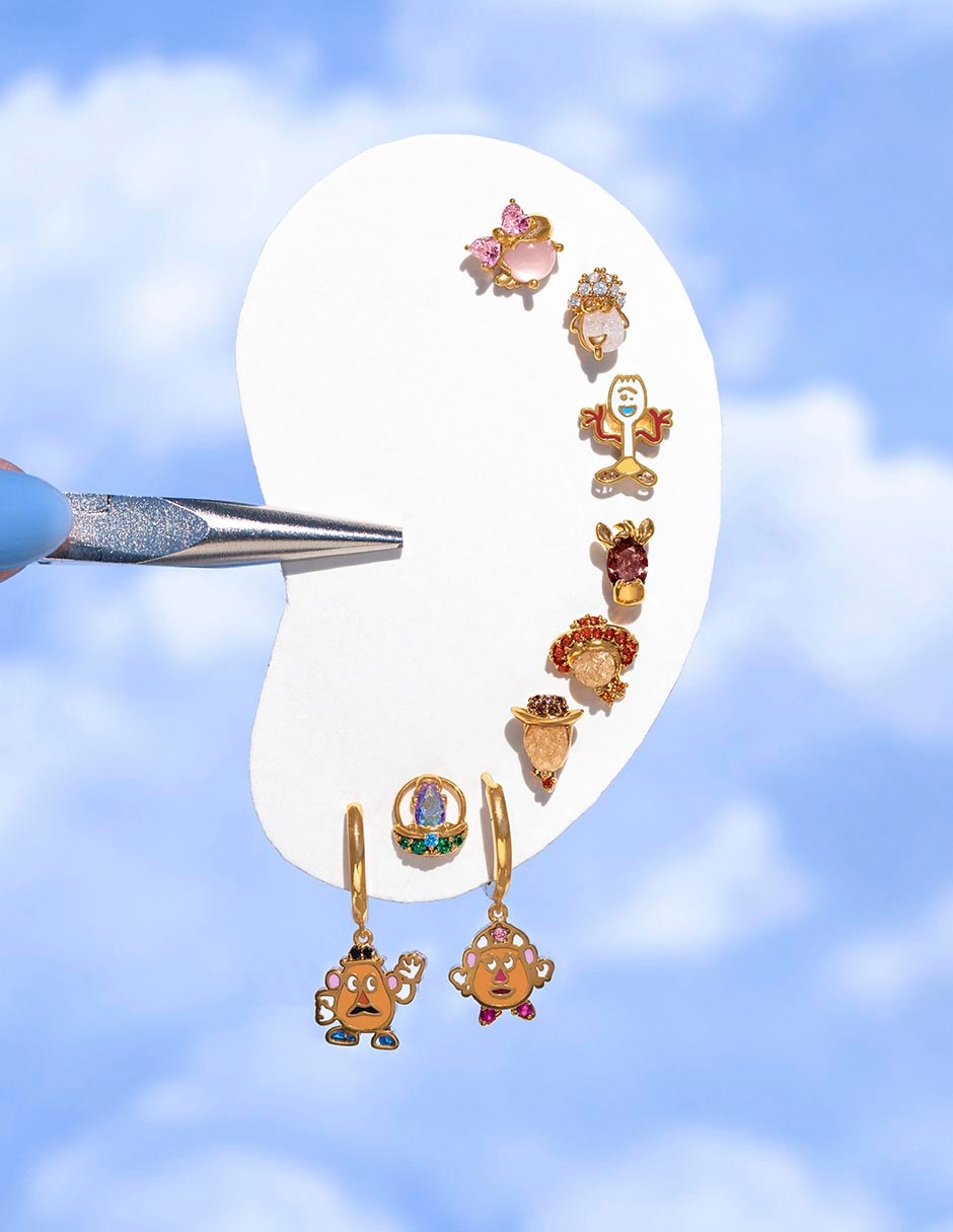 Aretes cortos Señor y señora cara de papa Pixar 18 K con acabado chapa de oro 3