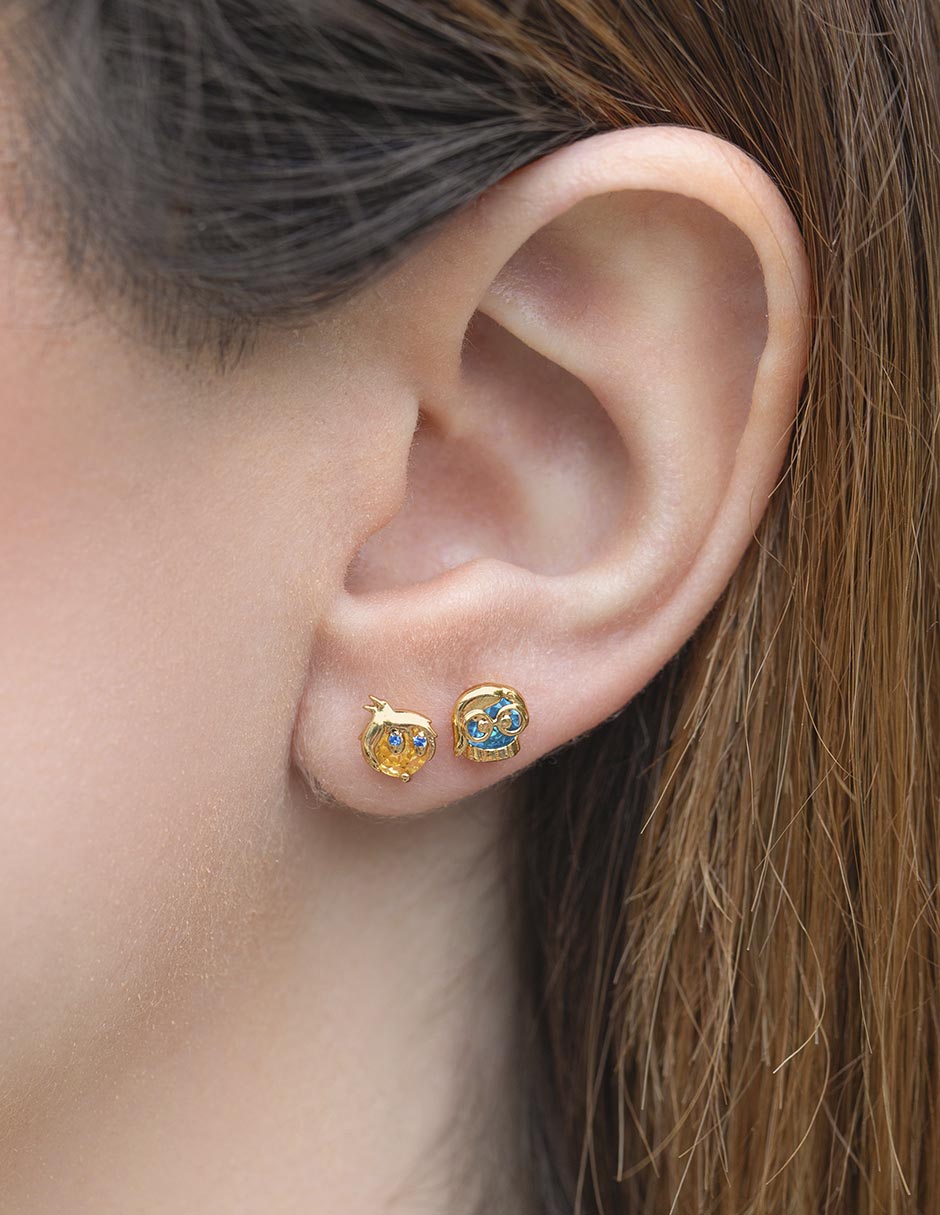 Set de aretes Inside Out Pixar 18 k con acabado chapa de oro zirconia cúbica 2
