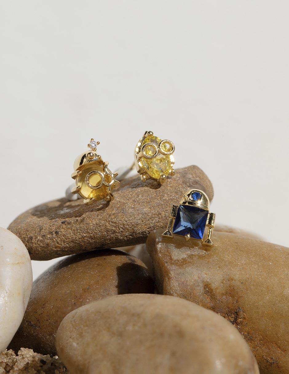 Aretes cortos Star Wars 18 k con acabado chapa de oro zirconia cúbica 3