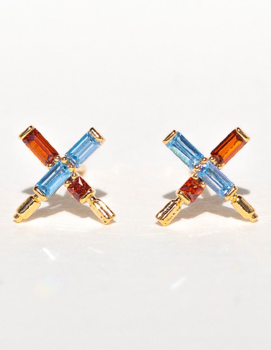 Aretes cortos Star Wars 18 k con acabado chapa de oro zirconia cúbica 3