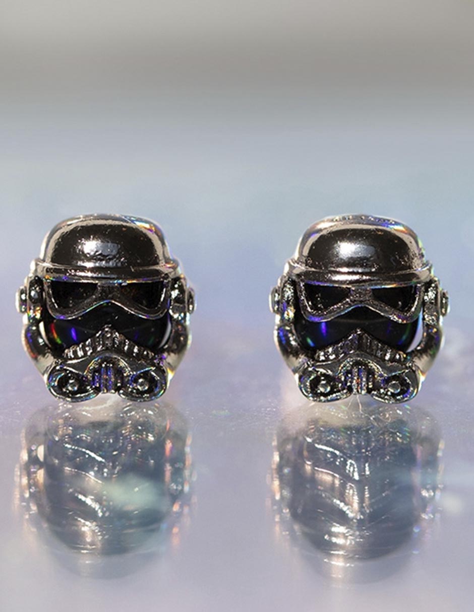 Aretes cortos Stormtrooper Star Wars con acabado chapa de bronce 3