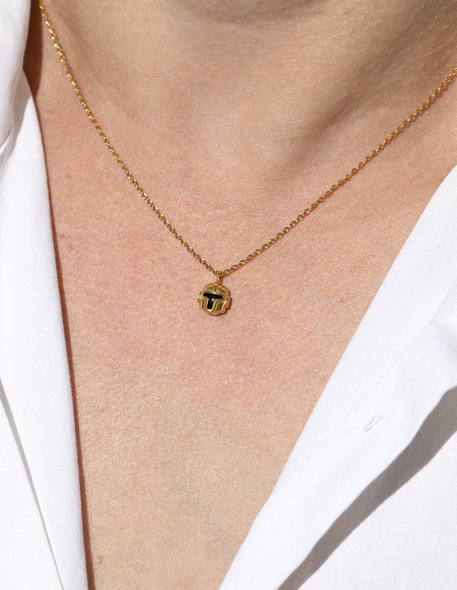 Collar con dije the mandalorian Star Wars 18 K 2
