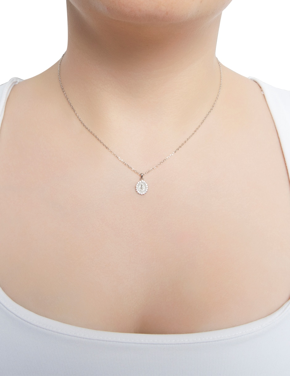 Medalla y cadena de virgen de plata P 925 3