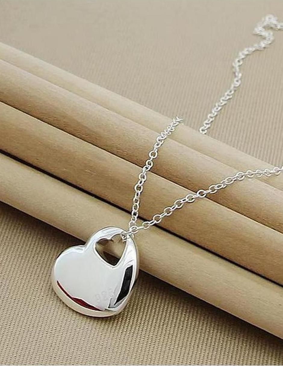 Collar con dije de corazón 2