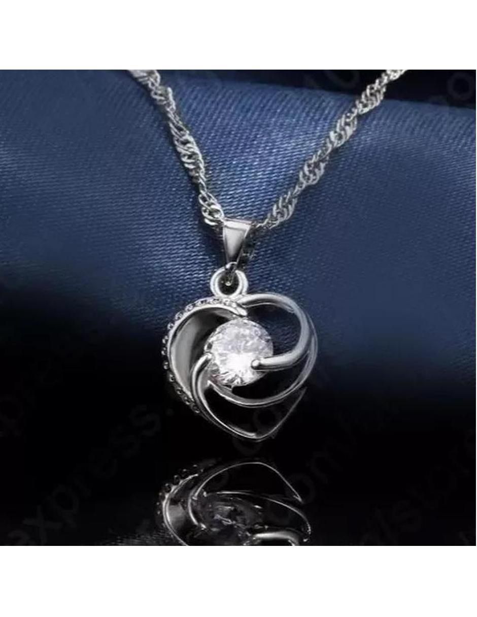 Collar con dije de corazón 2