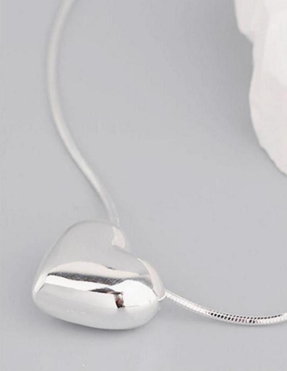 Collar con dije de corazón 3