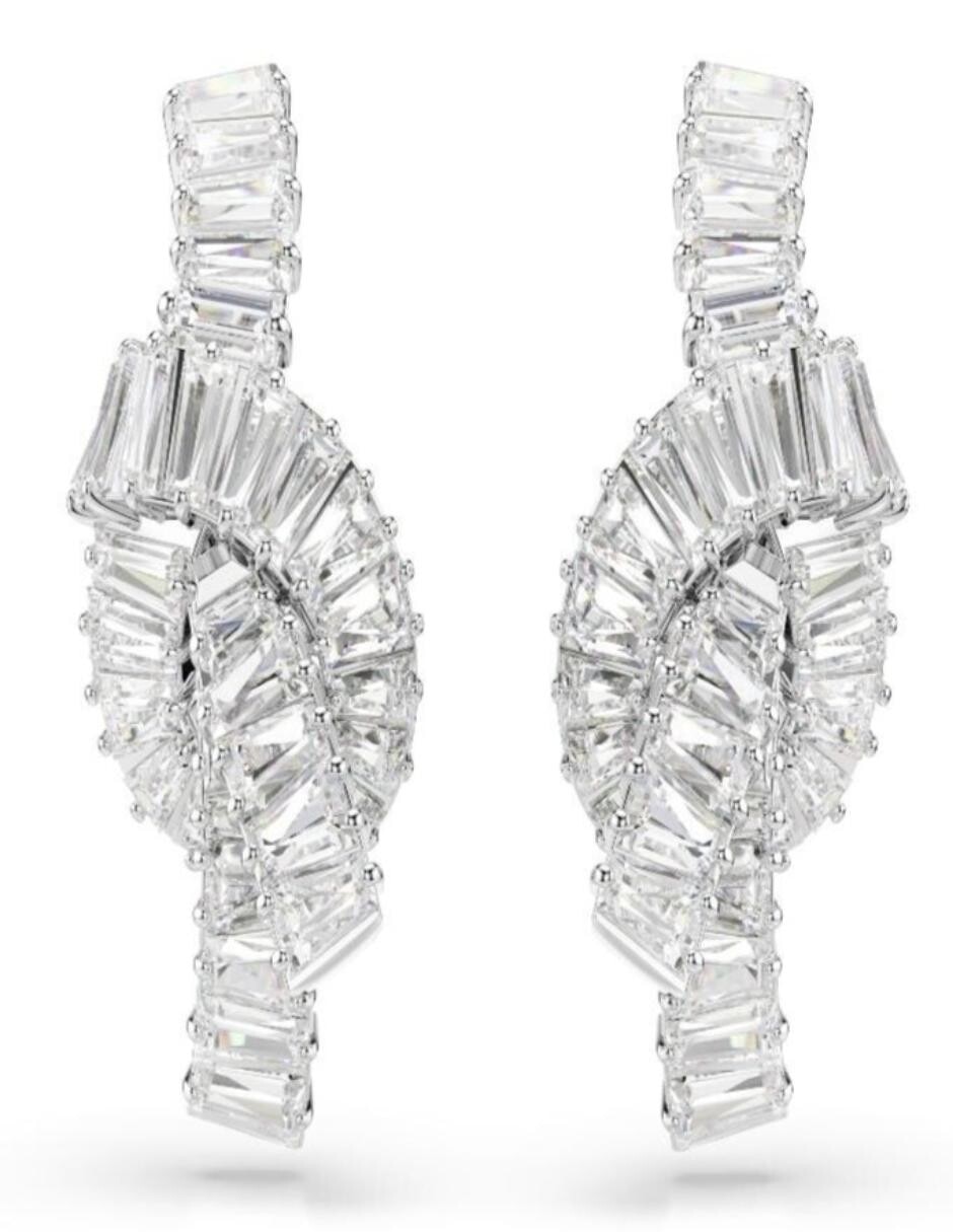 Aretes cortos cuadrados Matrix con acabado brillante