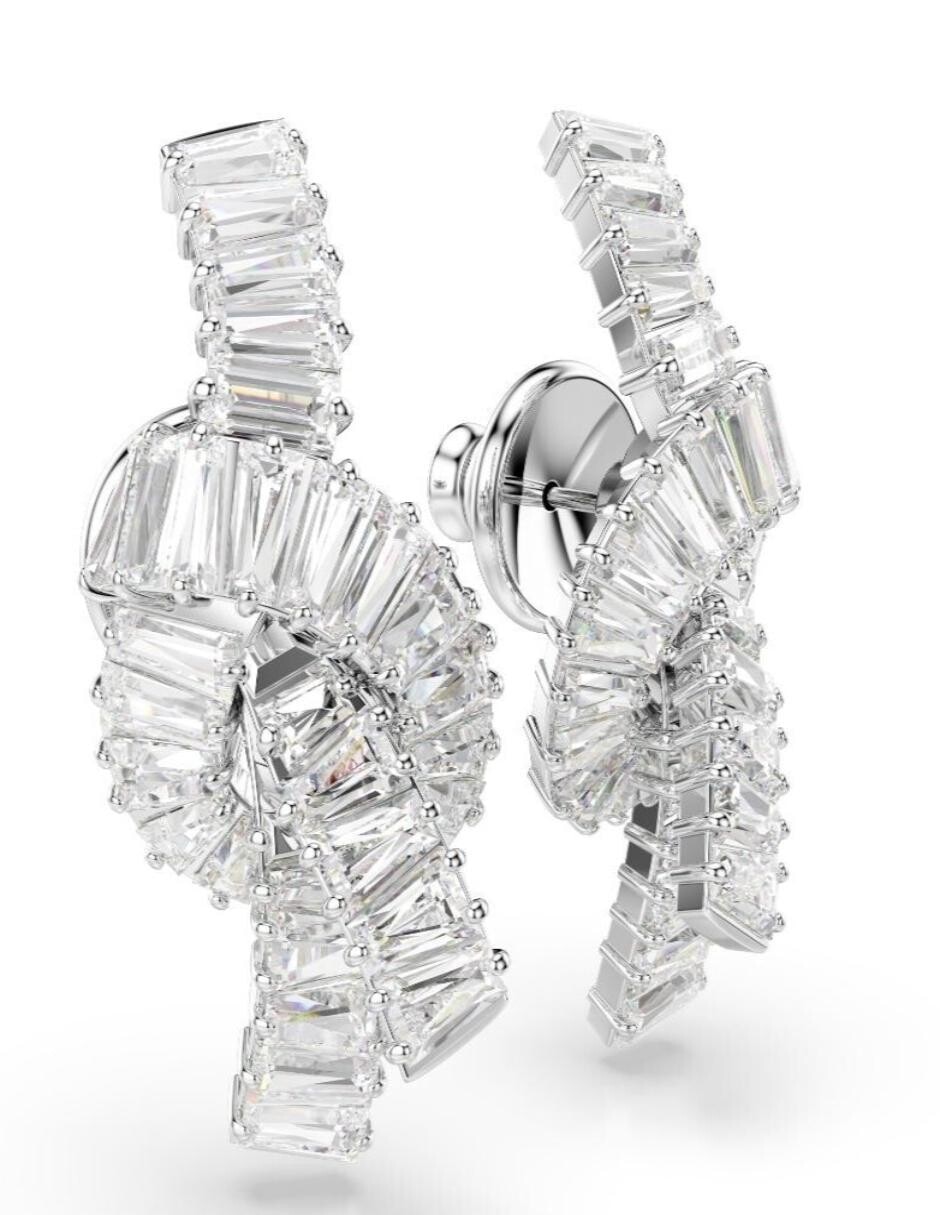 Aretes cortos cuadrados Matrix con acabado brillante 3