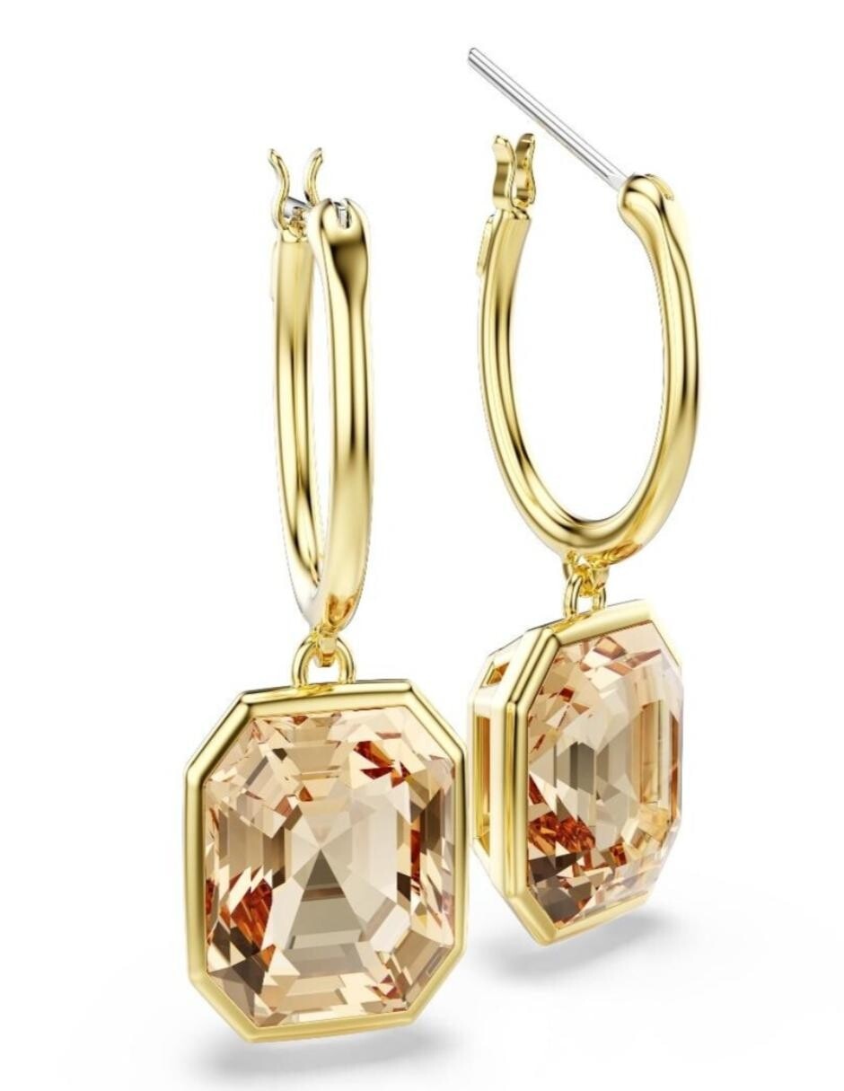 Aretes largos cuadrados Millenia con acabado brillante 3