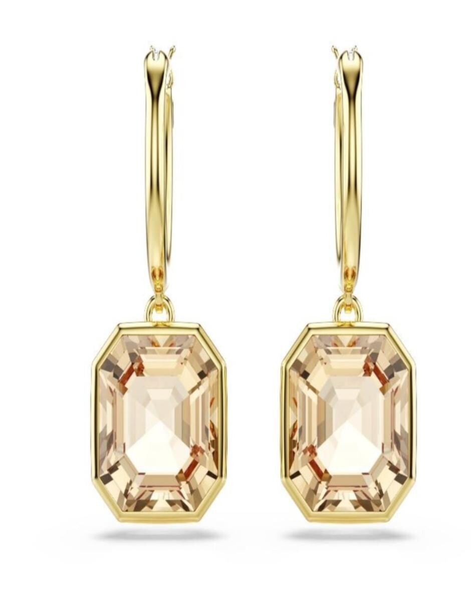 Aretes largos cuadrados Millenia con acabado brillante 4
