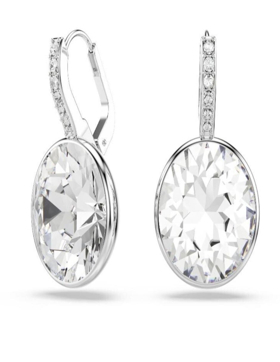 Aretes cortos circulares Millenia con acabado brillante