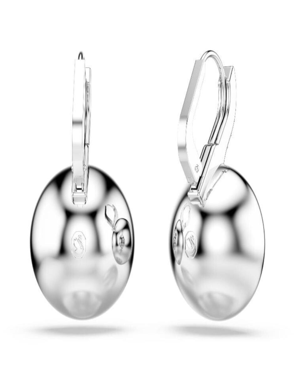 Aretes cortos circulares Millenia con acabado brillante 2