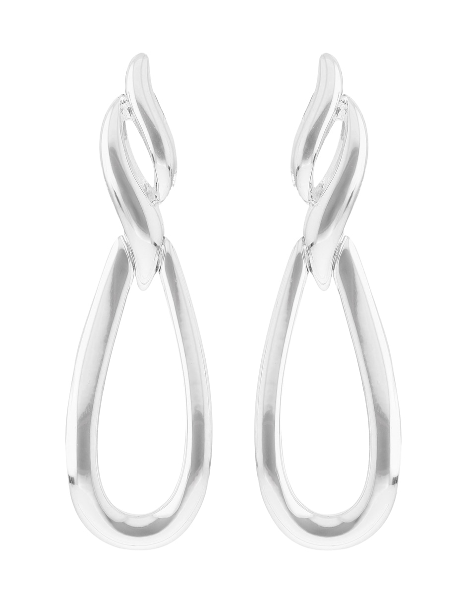 Aretes largos de llama Smooth Silver con acabado Plateado